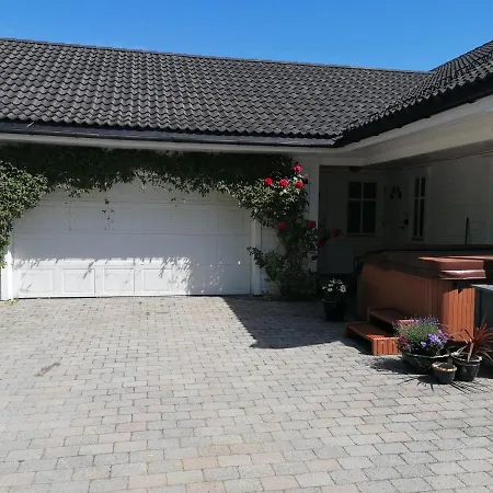 Family House Close To The Semesterbostad Mosterhamn