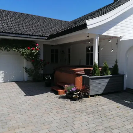Family House Close To The Semesterbostad *