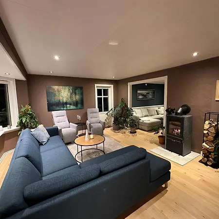 Σπίτι διακοπών Family House Close To The *