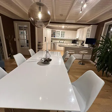Family House Close To The Σπίτι διακοπών Mosterhamn