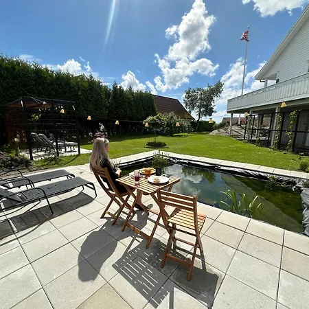 Family House Close To The Mosterhamn