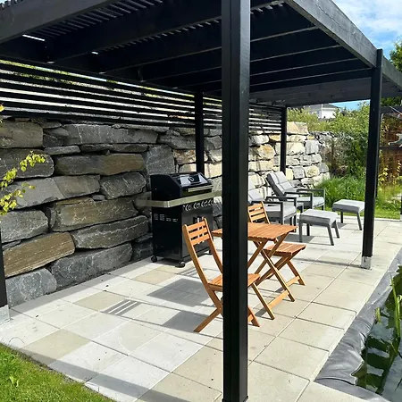 Nyaraló Family House Close To The Mosterhamn