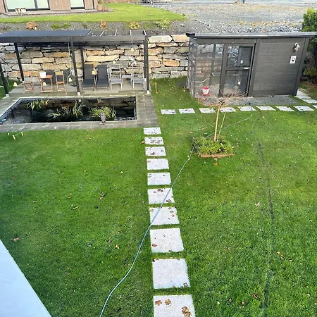 Nyaraló Family House Close To The