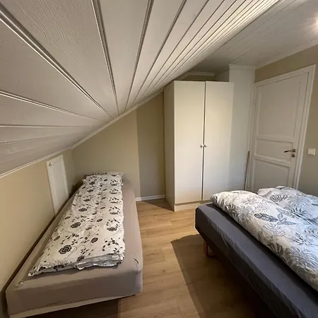 בית נופש Family House Close To The Mosterhamn